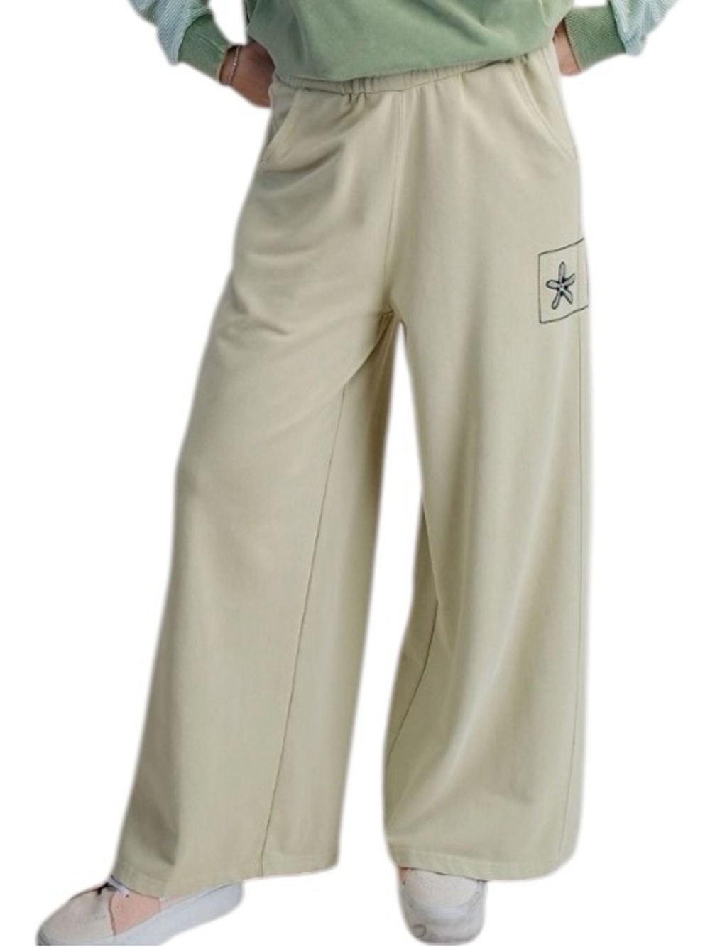 P076:  EASEL NWT WIDE LEG EMBROIDERED FLOWER PANTS MOCHA LATTE (C)